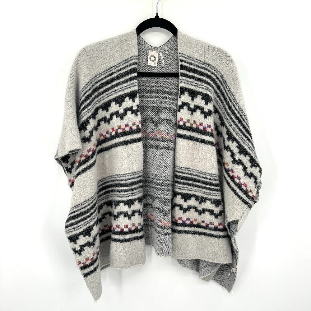 ANTHROPOLOGIE Akemi + Kin Gray Aztec Knit Open Poncho Cardigan Sweater One Size